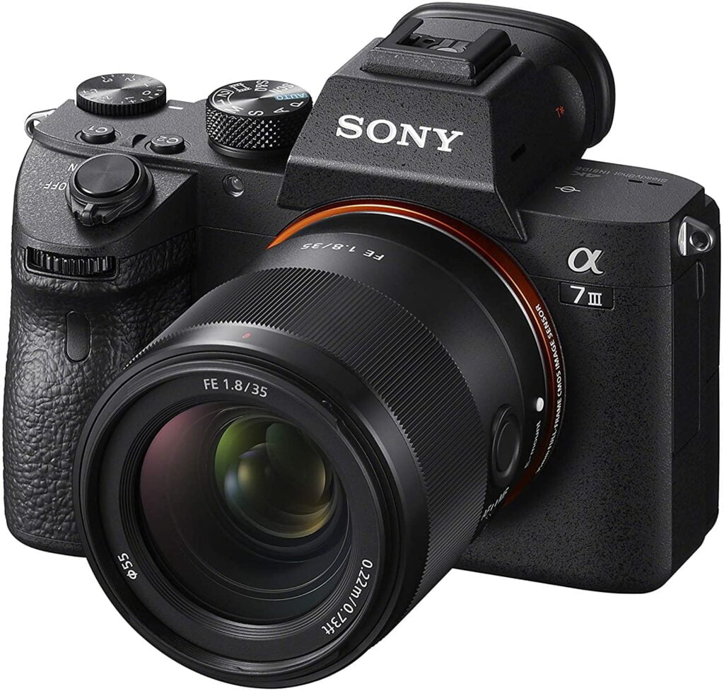Sony FE 35 mm F / 1.8