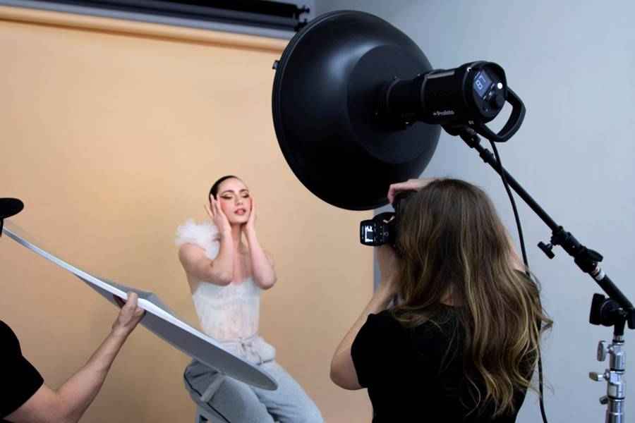 What is A Beauty Dish and How to Use It?