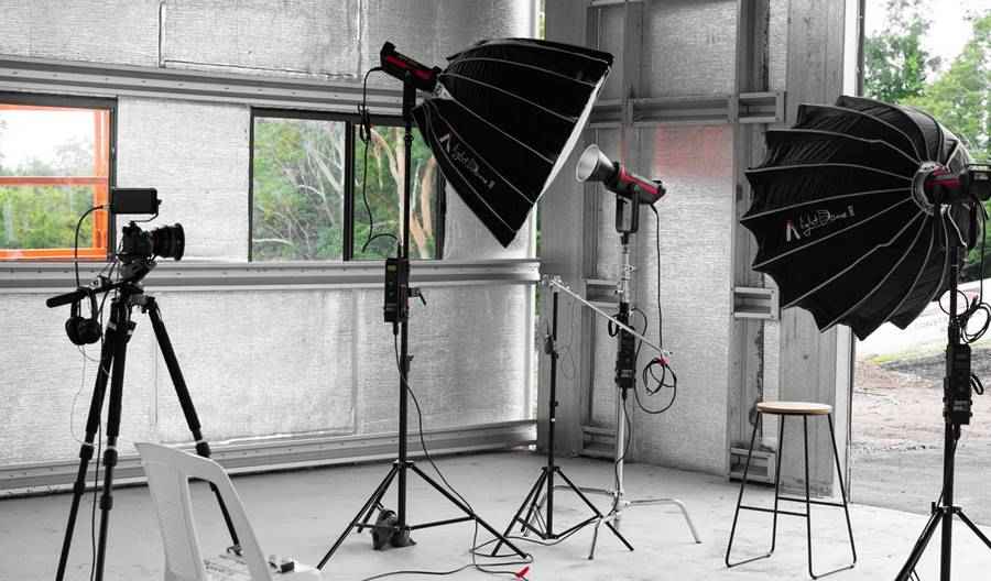 A Guide and Lighting Schemes for Beginners in The Studio